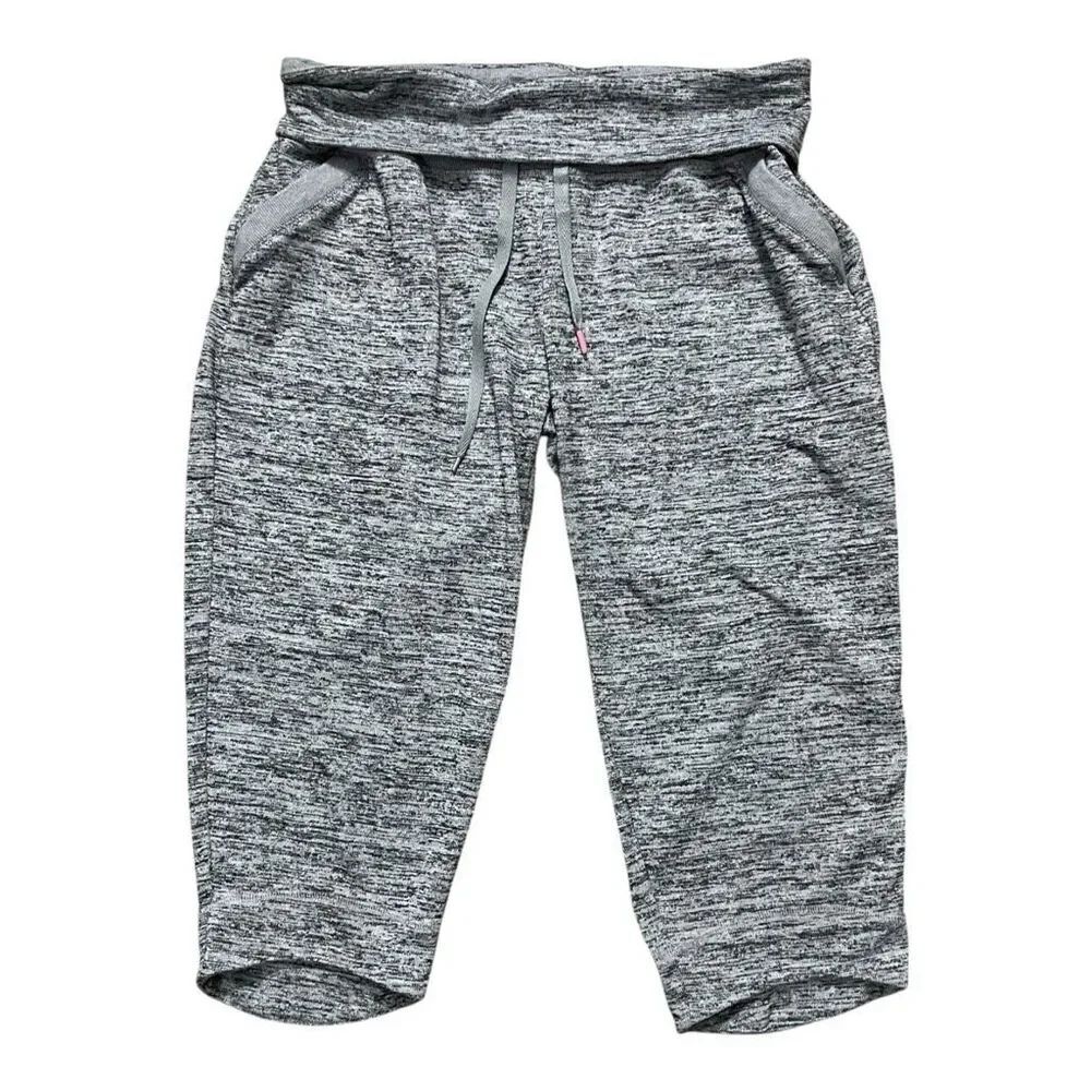 ATHLETA Gray Capri Lounge Pants Women Size L Fold-Over Waist Zip-Pockets